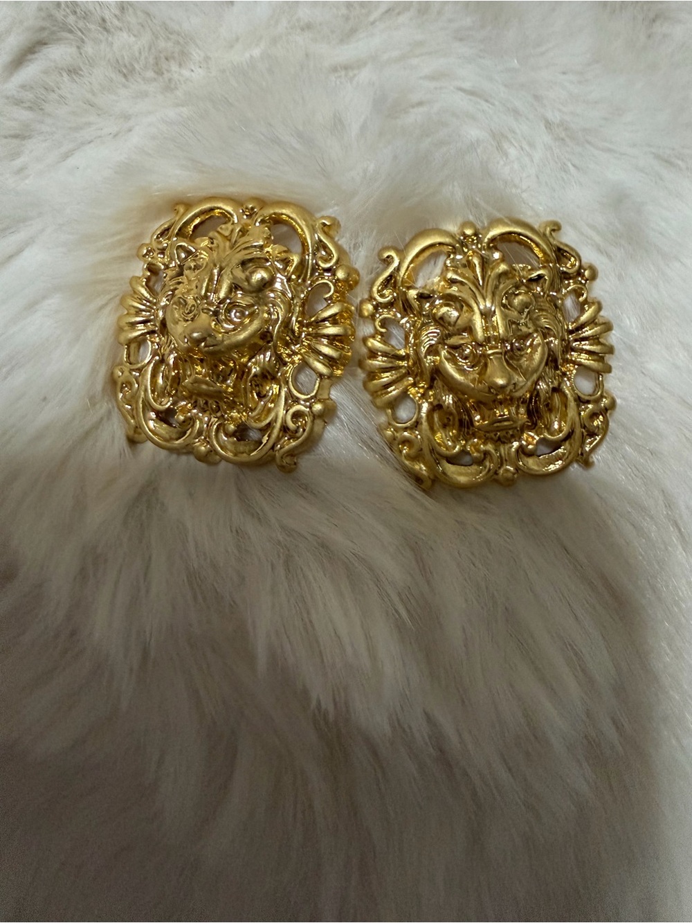 Vintage Joan Rivers Gold Lion Motif Pierced Earrings